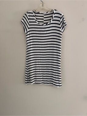 Women’s size large Black White Striped Short Cap Sleeve Knit Dress